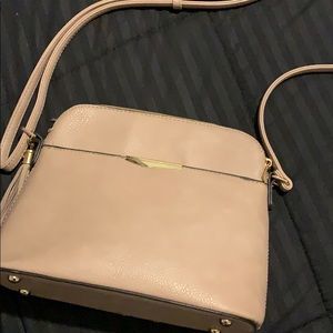 5/$25!! Tan crossbody purse